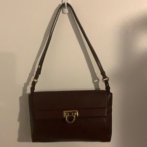 SALVATORE FERRAGAMO Burgundy Leather Abbey Bag Gianco Closure